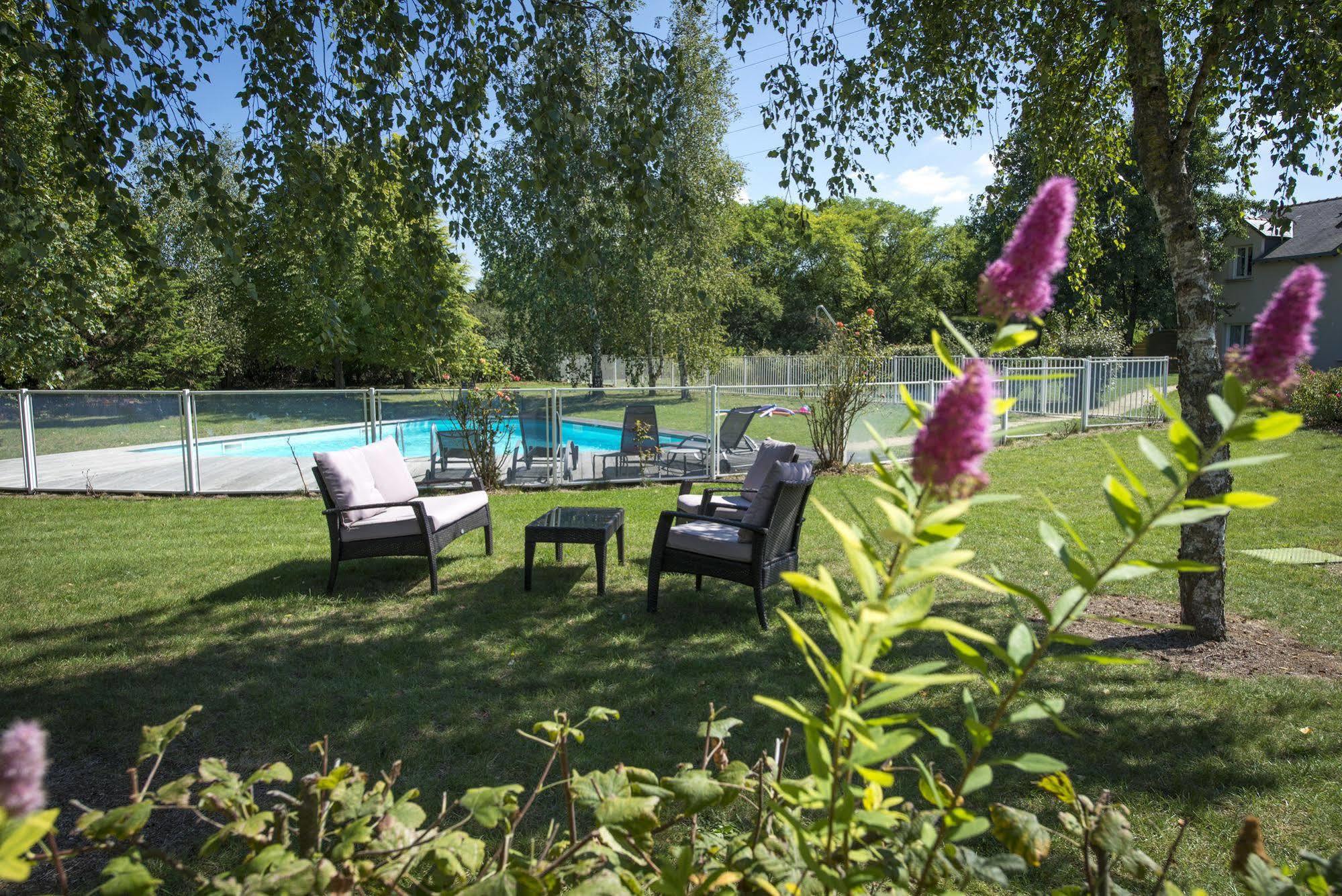 The Originals City, Hotel La Saulaie, Saumur Ouest Doué-la-Fontaine Exteriör bild